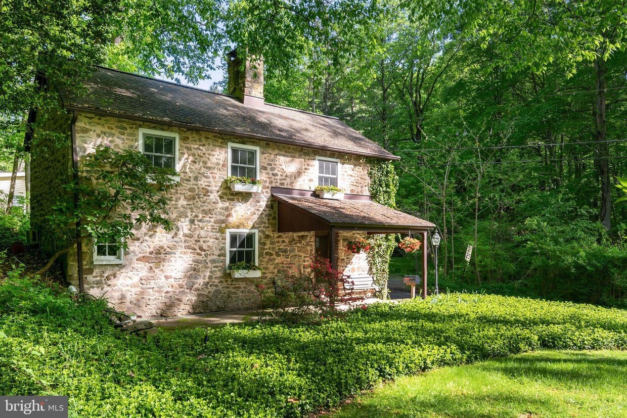 Primary Photo - 2918 Ash Mill Rd
