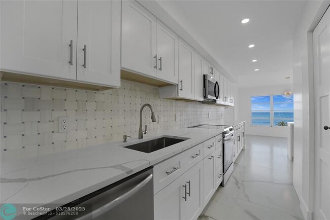 Building Photo - 3900 Galt Ocean Dr
