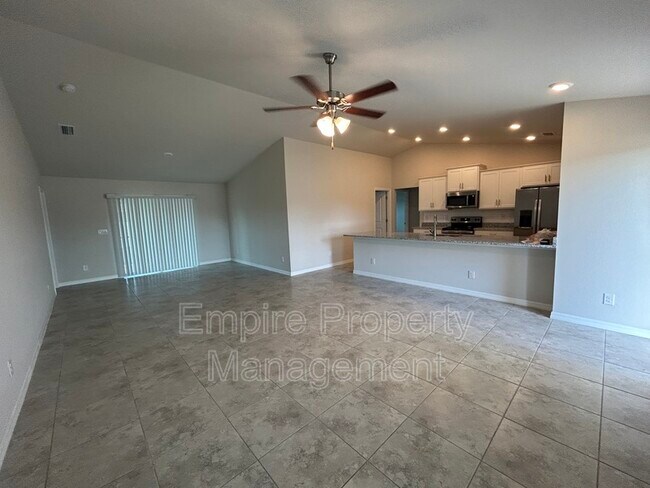 Building Photo - 1817 NE 40th Ln