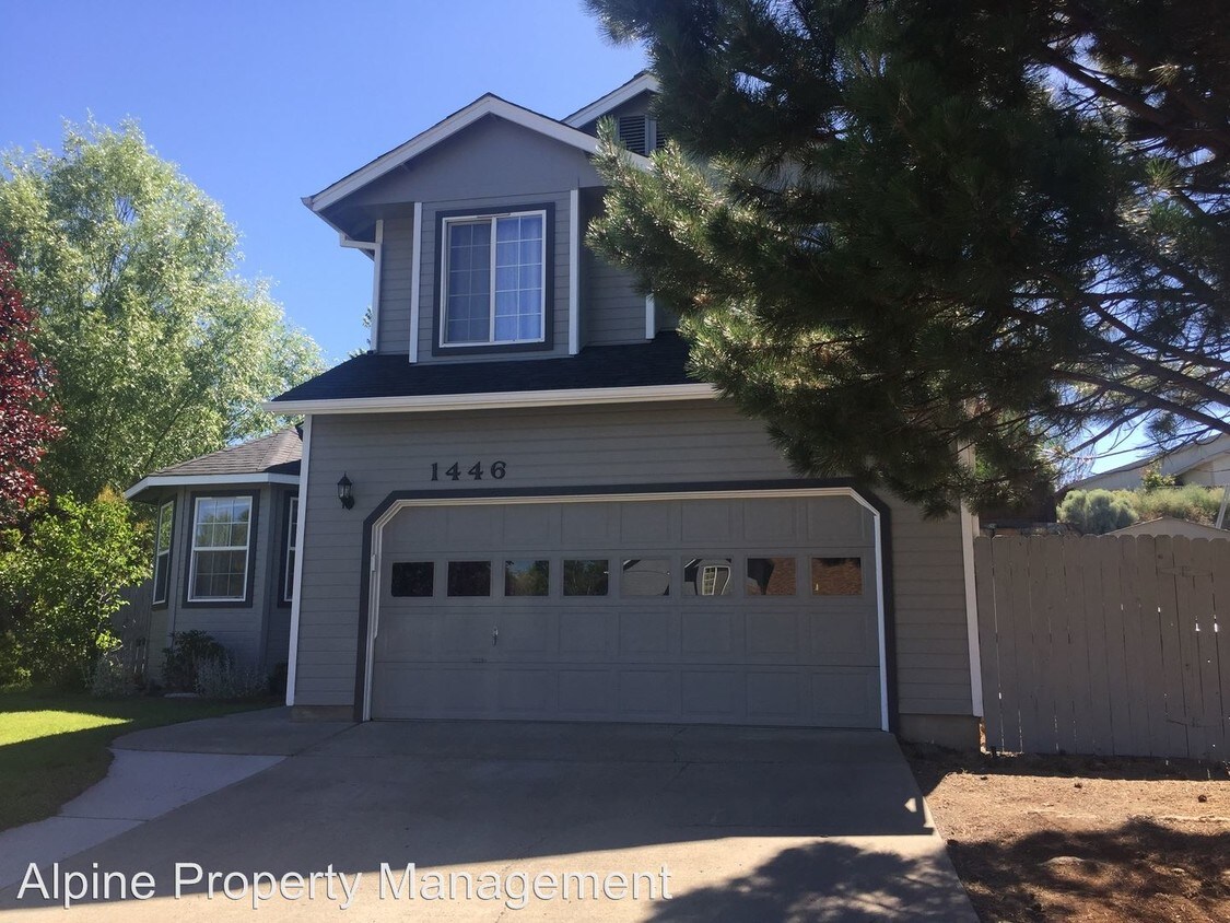 Primary Photo - 1446 NE Locksley Dr