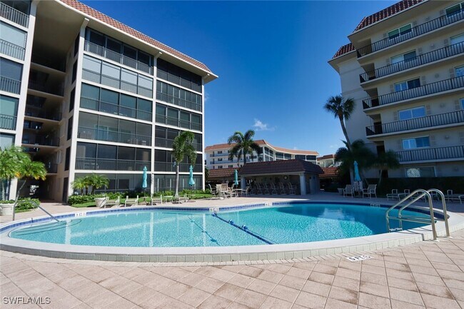 Foto del edificio - 222 Harbour Dr
