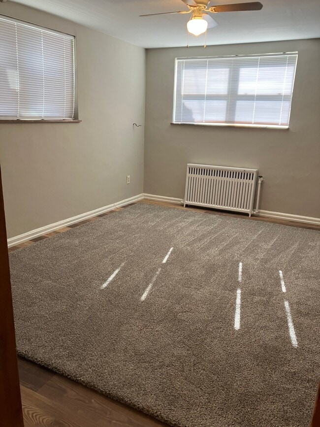 LIVING ROOM - 4322 Schenck Ave