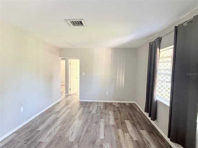 Foto del edificio - 6041 43rd Ave N