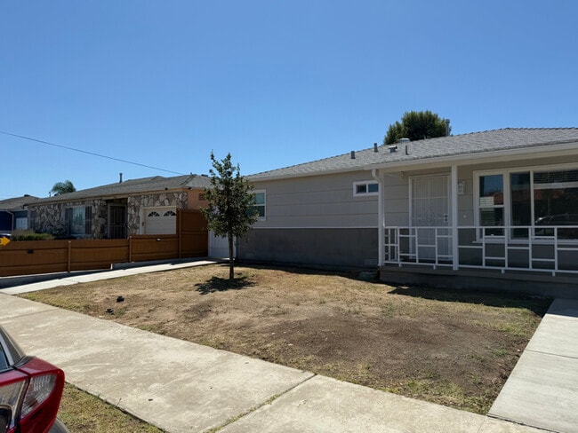 Building Photo - 234 N Drexel Ave