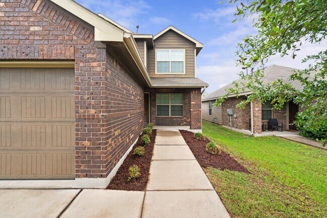 Foto del edificio - 7204 Outfitter Drive
