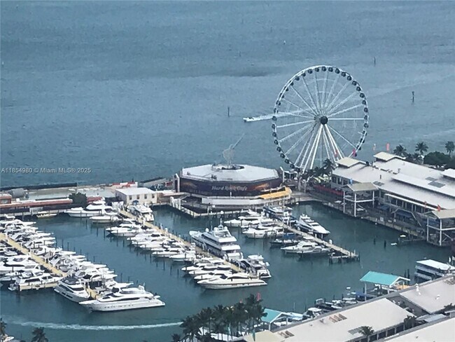 Foto del edificio - 900 Biscayne Blvd
