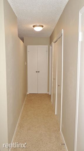 Building Photo - 6100 Glenview Dr