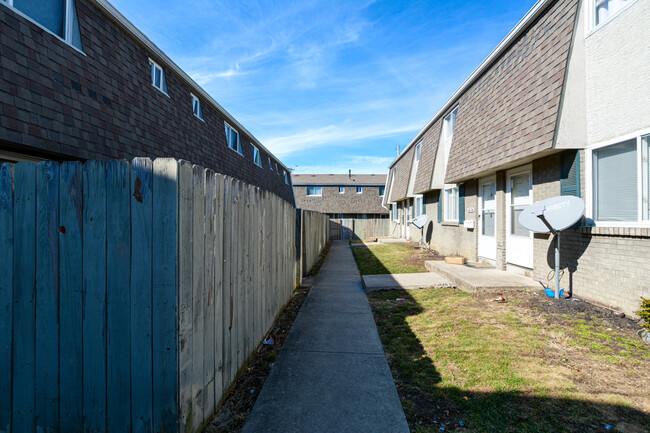 Foto del edificio - Baldwin Blacklick Townhomes