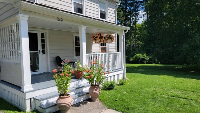 Building Photo - 349 Elm St