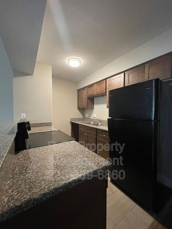 Building Photo - 5500 Dianna Dr