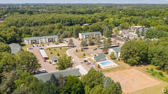 Building Photo - Pines West Apartments