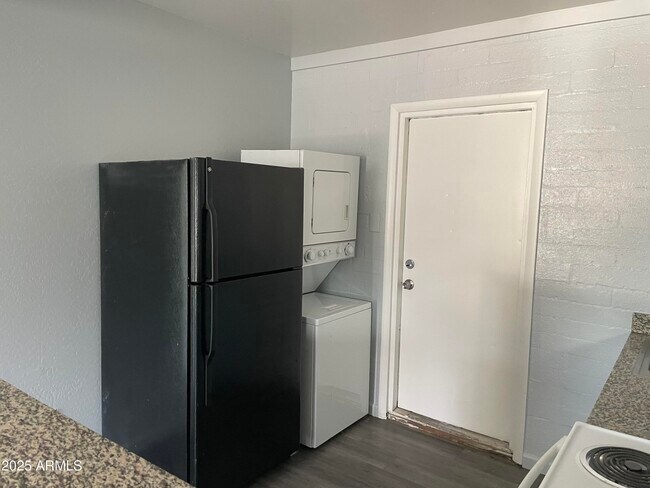 Foto del edificio - 2402 N 24th St