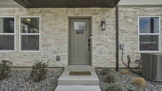 Building Photo - 108 W Ryker Ln
