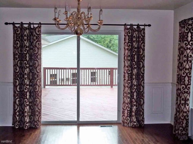 Building Photo - 3 br, 3.5 bath House - 3120 Judd Rd
