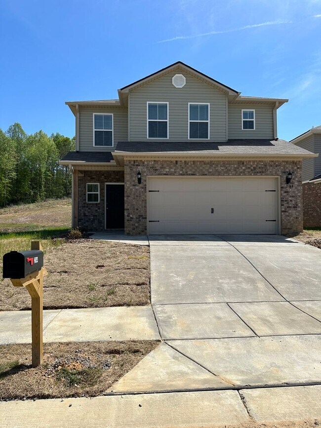 Foto del edificio - Three Bedroom | Two and a Half Bathroom Home in Cullman