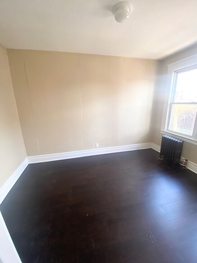Primary Photo - 141 Bedford St