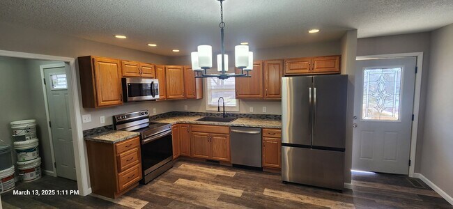 Foto del edificio - Very nice SW 3BR rancher in Washburn Rural schools