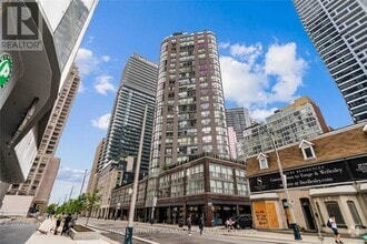 Building Photo - 24-2624 Wellesley St W