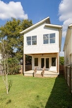 Building Photo - 815 31st Ave N