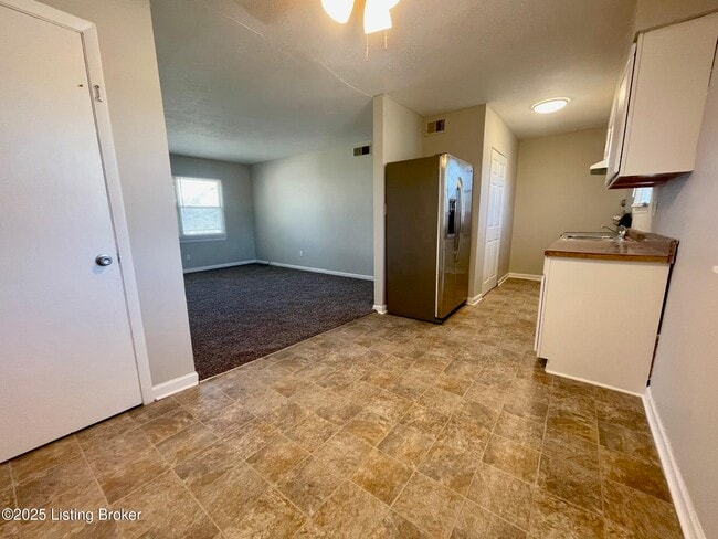 Foto del edificio - 6107 Blevins Gap Rd