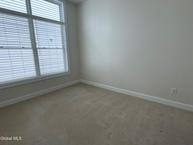 Foto del edificio - 233 Lake Ave