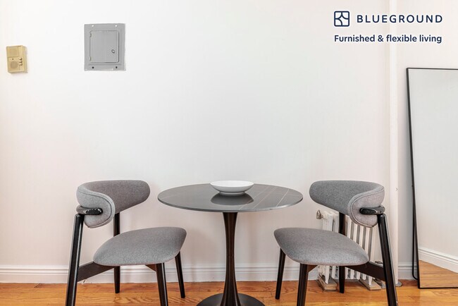 Foto del edificio - 363 W 17th St