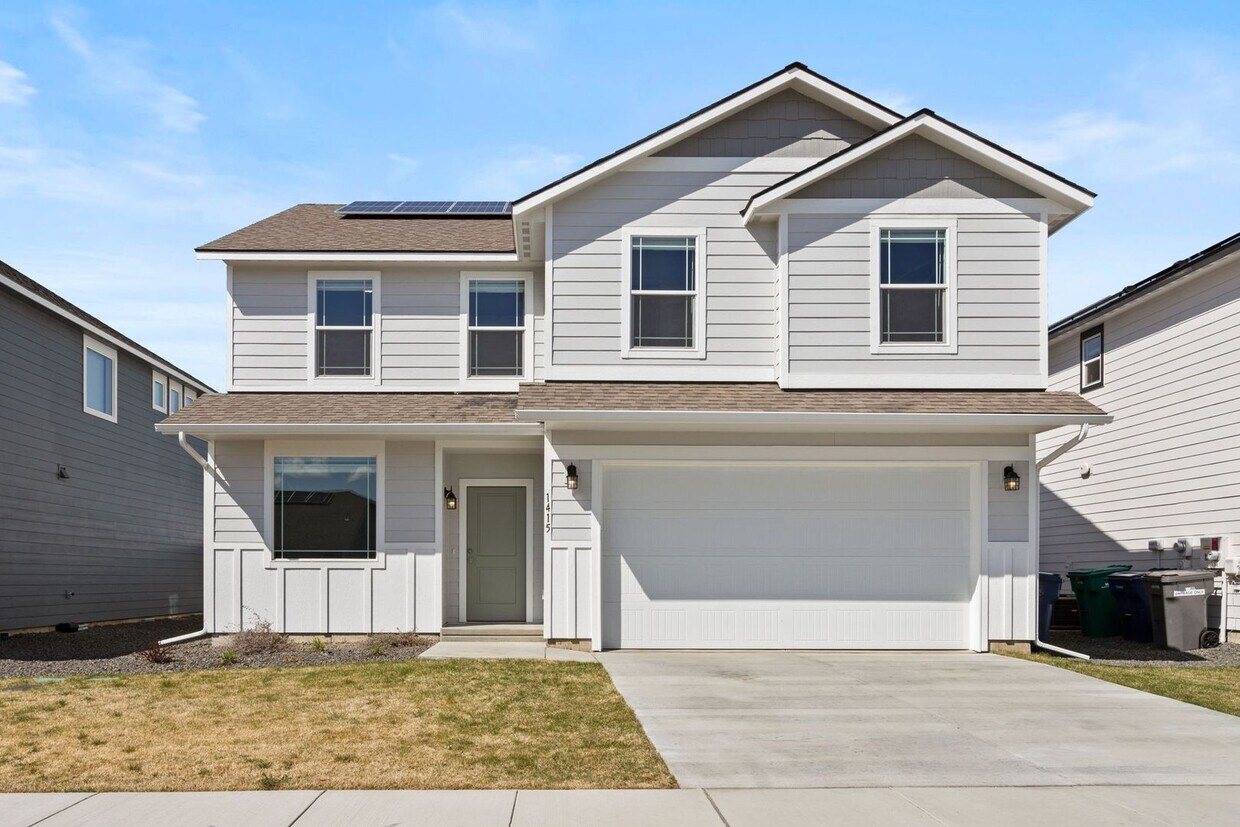 Foto principal - Stunning 3 Bed, 2.5 Bath Home in Spokane V...