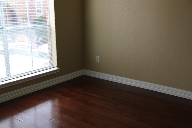 Building Photo - 1330 Old Spanish Trl