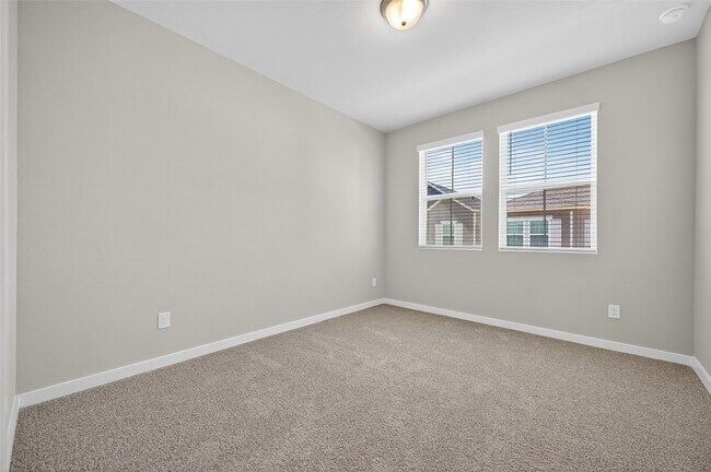 Foto del edificio - 17107 White Acer Wy