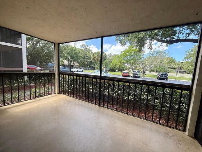Foto del edificio - 838 NW Fork Rd