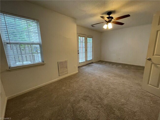 Foto del edificio - 4618 Cross Ridge Ln