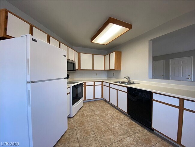 Foto del edificio - 5101 W Pioneer Ave