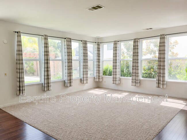 Foto del edificio - 13735 Blue Ridge Way