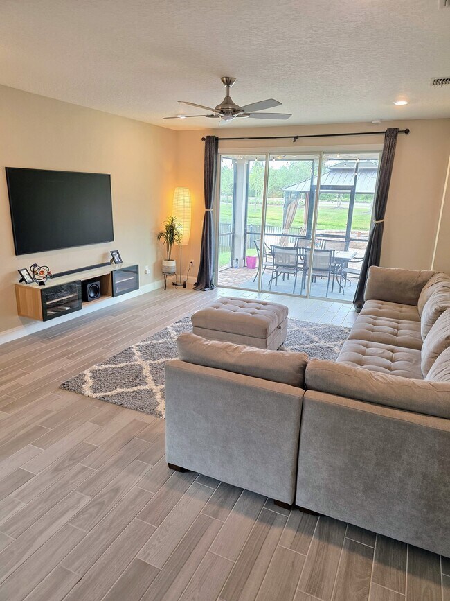 Foto del edificio - 499 Broomsedge Cir