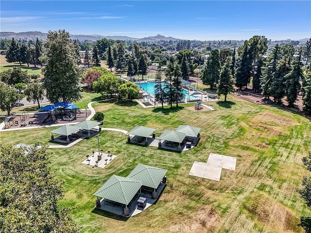 Foto principal - 3037 Knollwood Ave