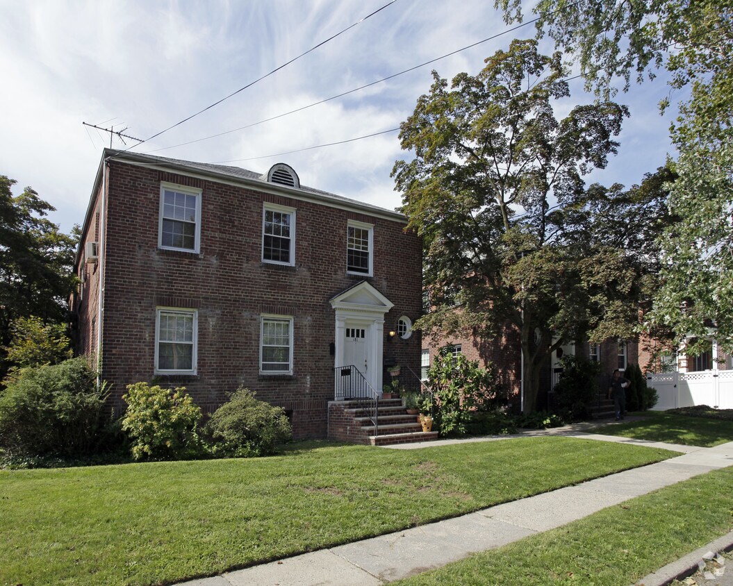 175 3rd St, Staten Island, NY 10306 Apartments in Staten Island, NY