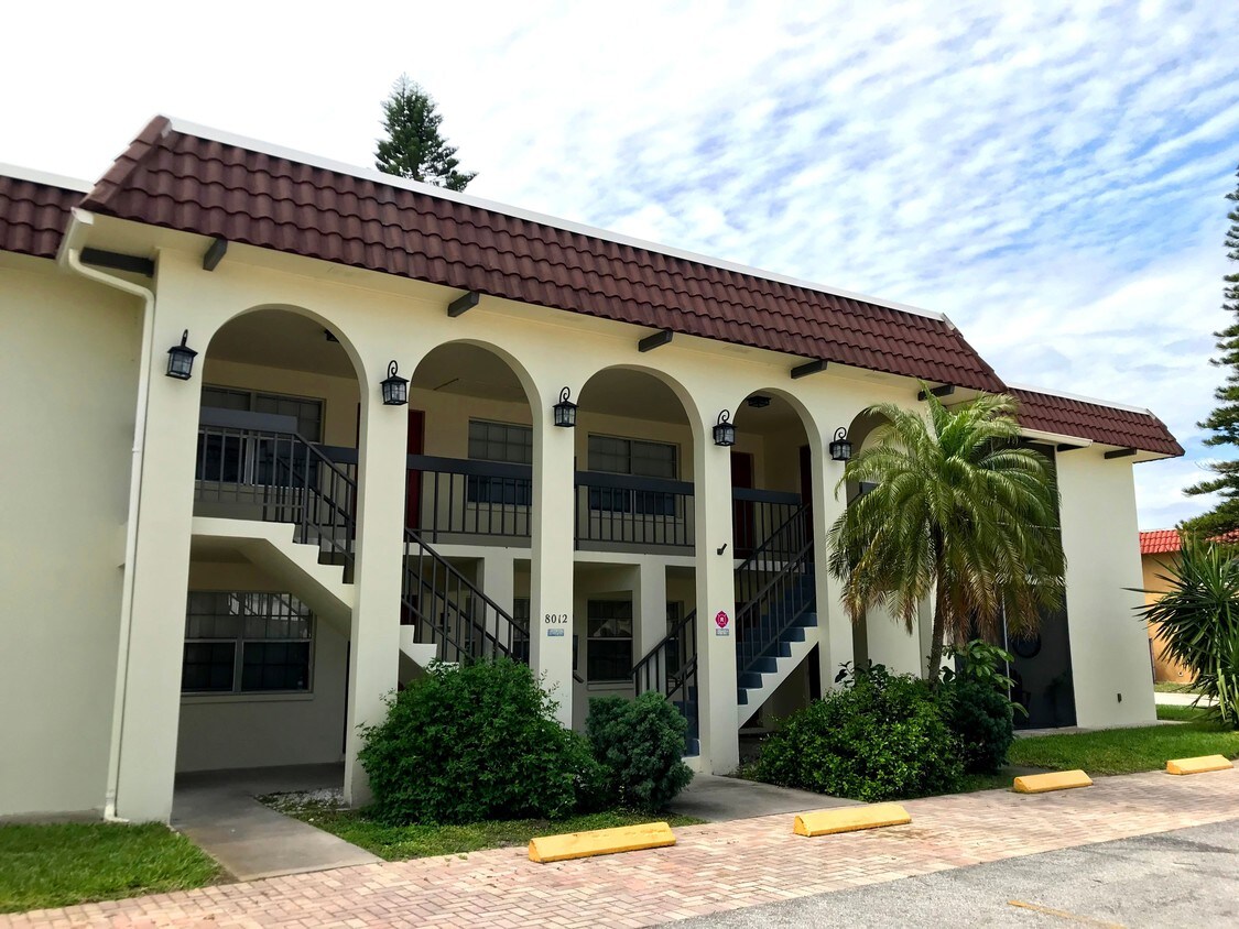 8012 Blind Pass Rd, St. Pete Beach, FL 33706 Apartments in St. Pete