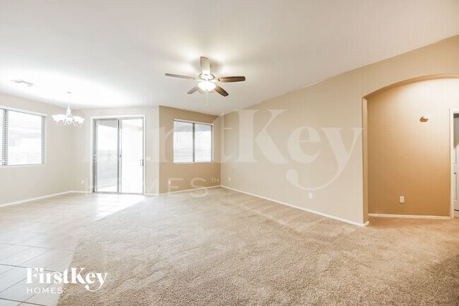 Foto del edificio - 188 S 154th Ln