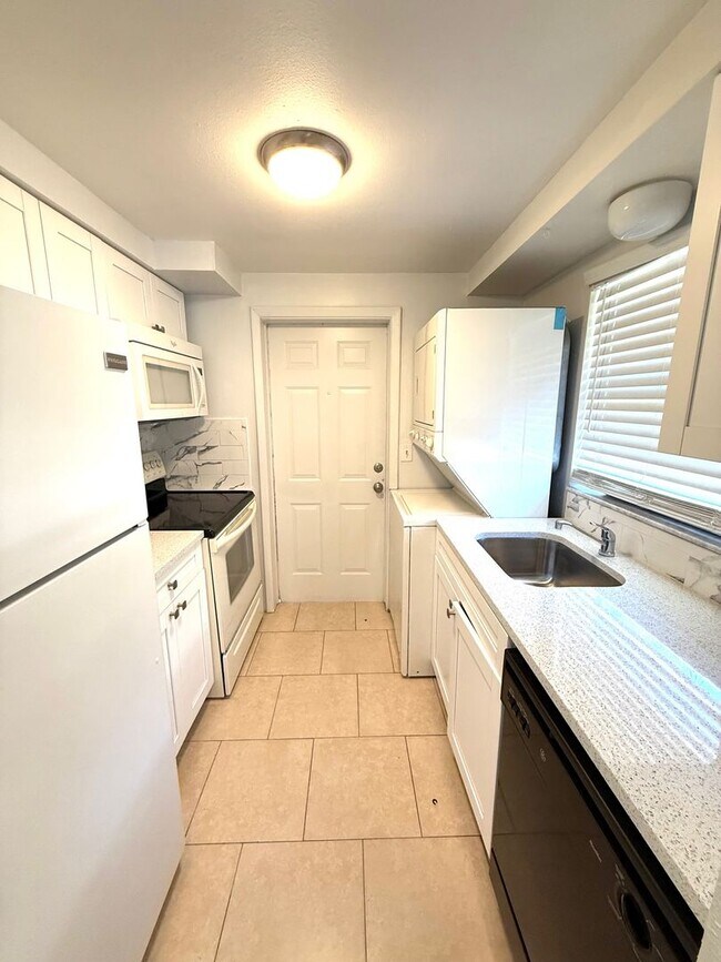 Foto del edificio - 1215-1217 59th Ave E