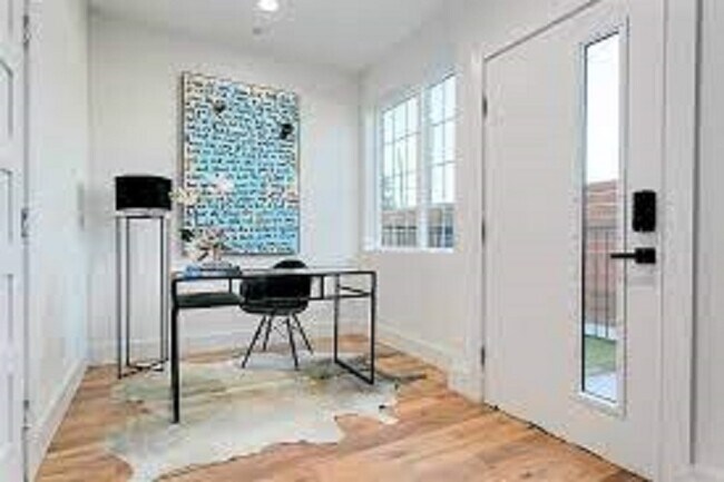 Building Photo - 1719 Caddo St