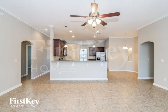 Foto del edificio - 920 Raindrop Ln