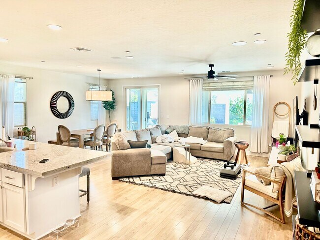 Building Photo - 4-Bedroom Clovis Home on Large Corner Lot ...