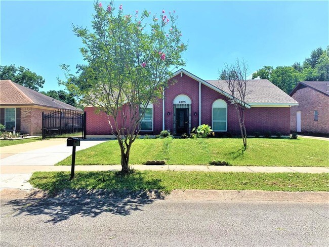 Building Photo - 4323 Belle Park Dr