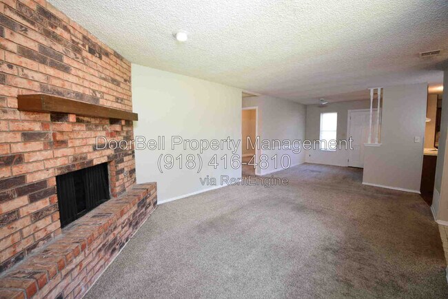 Foto del edificio - 740 W Commercial St