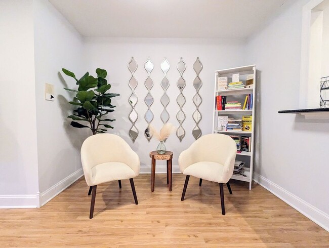 Foto del edificio - 9456 Bay Colony Dr