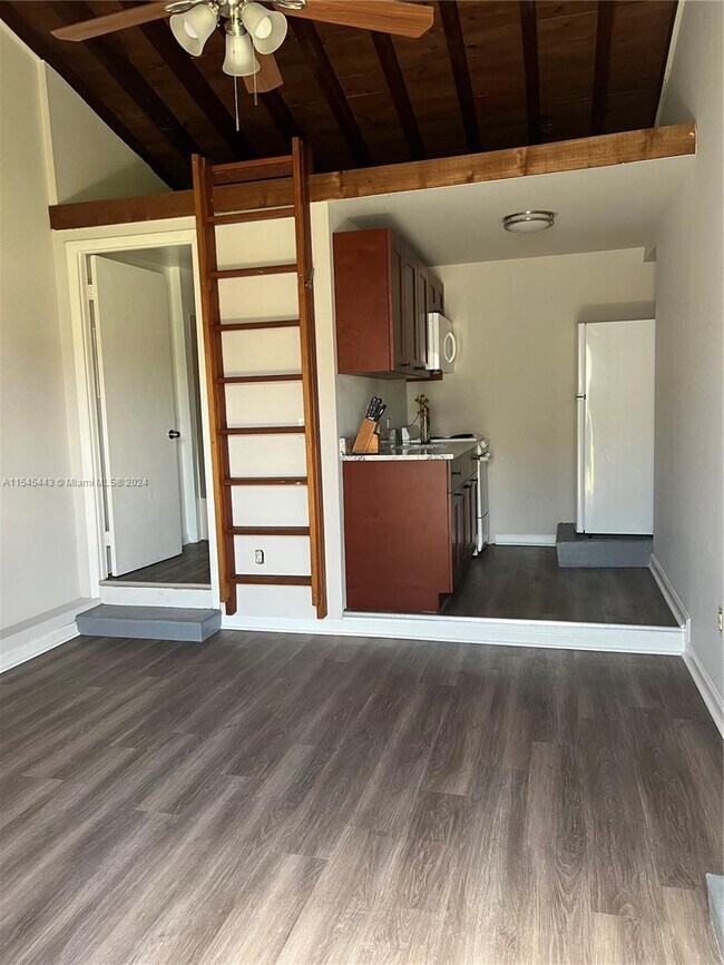 Building Photo - 1001 S 22nd Ct