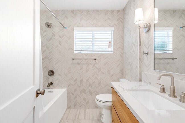 Foto del edificio - 419 Rexford Dr.