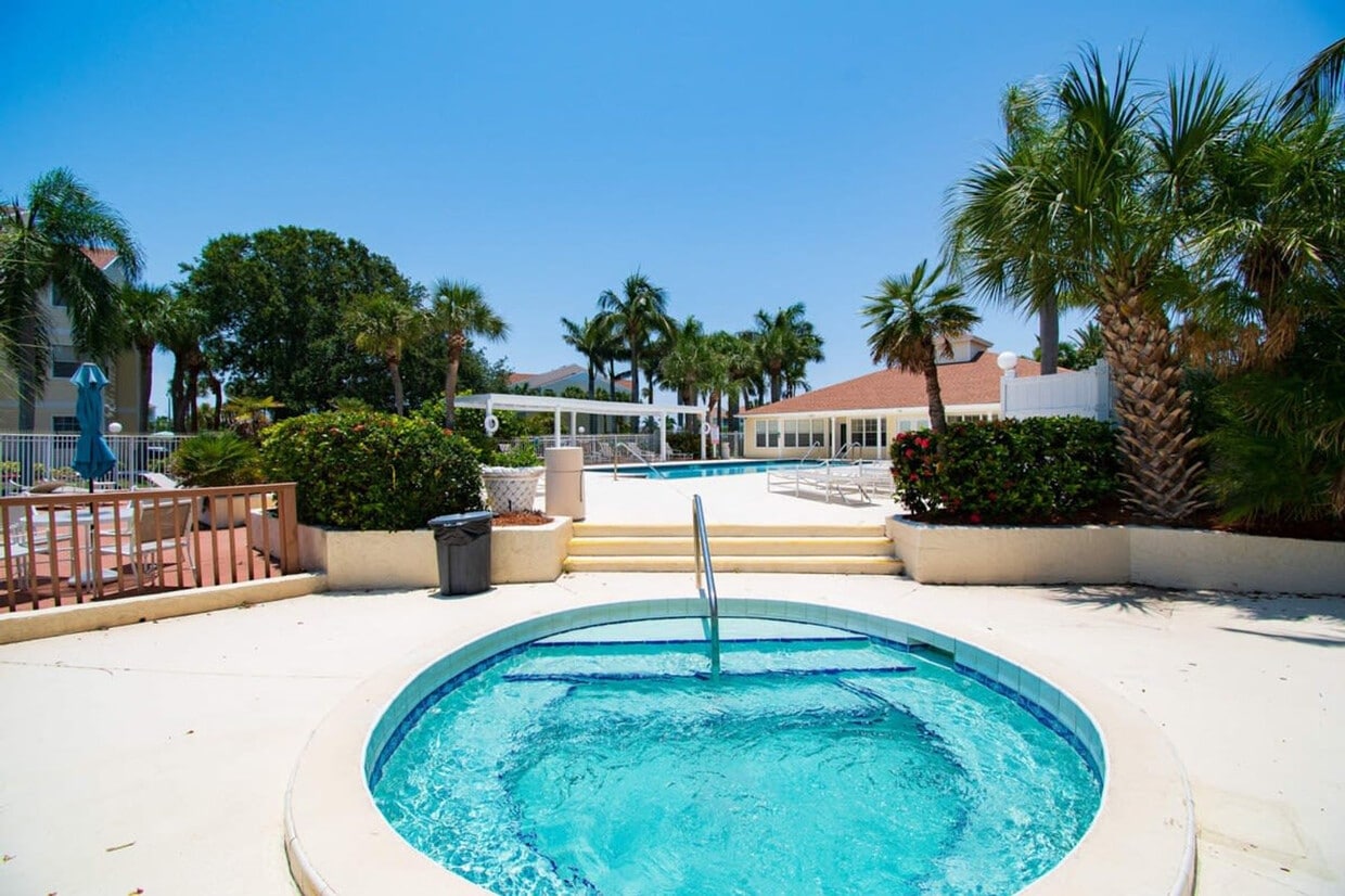 Primary Photo - 650 Island Club Dr