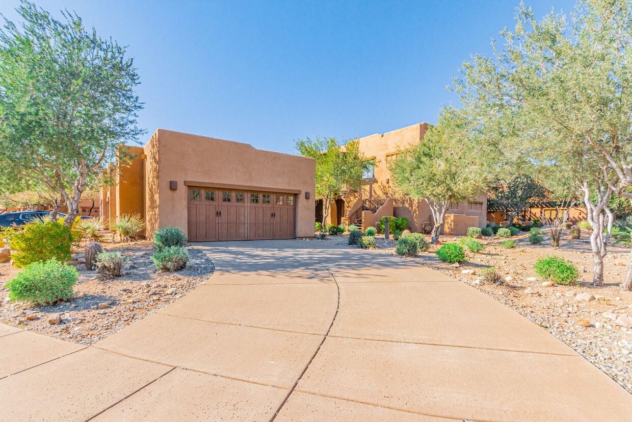 Primary Photo - Beautiful Scottsdale townhome with perfect...
