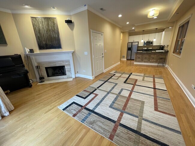 Foto del edificio - 1528 N Hudson Ave